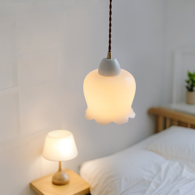ペンダントライト ダイニング  北欧 ガラス ダクトレール用 陶器 磁器 花びら 1灯 E26口金 led モダン シンプル レトロ デザイン 天井照明 シェードランプ  リビング  トイレ 寝室 洗面所 居間用 キッチン 食卓用  可愛い 階段 和風 ホワイト 光 ギフト 小さい