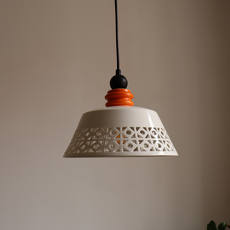 ペンダントライト 北欧 ダイニング 磁器 陶器 アイアン 金属 おしゃれ 1灯 口金E26 LED対応 モダン シンプル 照明 天井照明 シェードランプ 玄関 リビング 寝室 洗面所 居間用 キッチン 簡単取付 引掛けシーリング おしゃれ ダクトレール