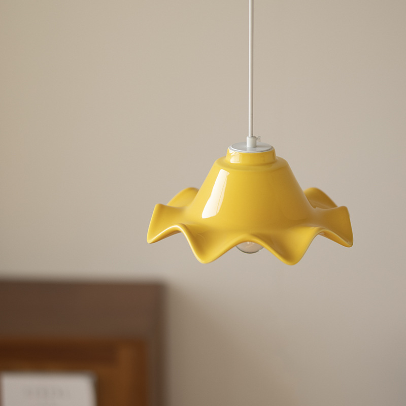 ペンダントライト 北欧 ダイニング 磁器 陶器 アイアン 金属 おしゃれ 1灯 口金E26 LED対応 モダン シンプル 照明 天井照明 シェードランプ 玄関 リビング 寝室 洗面所 居間用 キッチン 簡単取付 引掛けシーリング おしゃれ ダクトレール