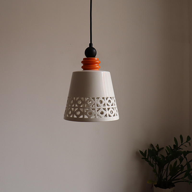 ペンダントライト 北欧 ダイニング 磁器 陶器 アイアン 金属 おしゃれ 1灯 口金E26 LED対応 モダン シンプル 照明 天井照明 シェードランプ 玄関 リビング 寝室 洗面所 居間用 キッチン 簡単取付 引掛けシーリング おしゃれ ダクトレール