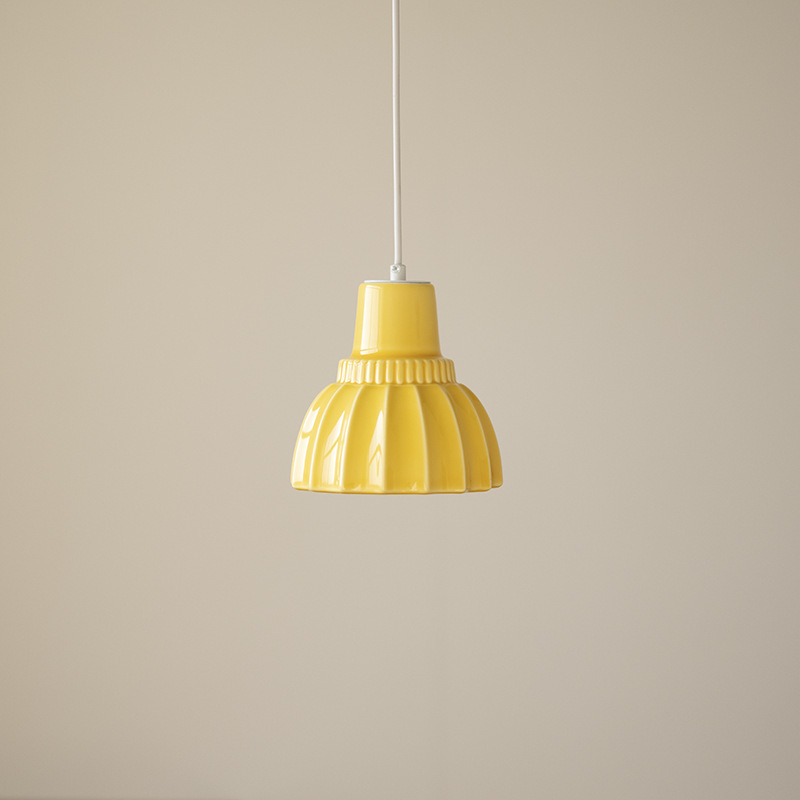 ペンダントライト 北欧 ダイニング 磁器 陶器 アイアン 金属 おしゃれ 1灯 口金E26 LED対応 モダン シンプル 照明 天井照明 シェードランプ 玄関 リビング 寝室 洗面所 居間用 キッチン 簡単取付 引掛けシーリング おしゃれ ダクトレール