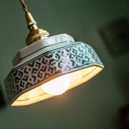 ペンダントライト 北欧 ダイニング 磁器 陶器 アイアン 金属 おしゃれ 1灯 口金E26 LED対応 モダン シンプル 照明 天井照明 シェードランプ 玄関 リビング 寝室 洗面所 居間用 キッチン 簡単取付 引掛けシーリング おしゃれ ダクトレール