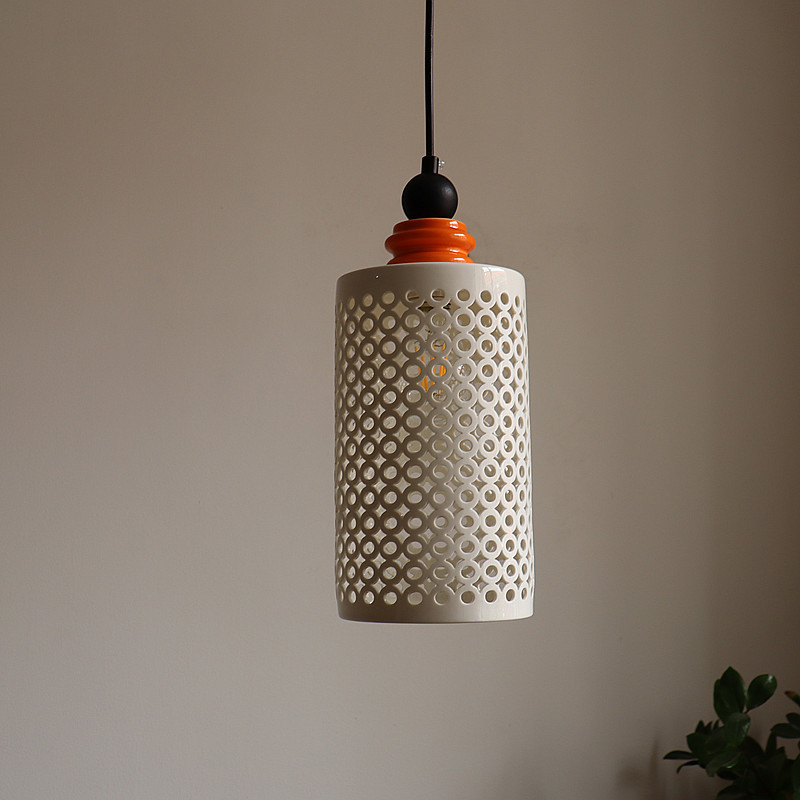 ペンダントライト 北欧 ダイニング 磁器 陶器 アイアン 金属 おしゃれ 1灯 口金E26 LED対応 モダン シンプル 照明 天井照明 シェードランプ 玄関 リビング 寝室 洗面所 居間用 キッチン 簡単取付 引掛けシーリング おしゃれ ダクトレール
