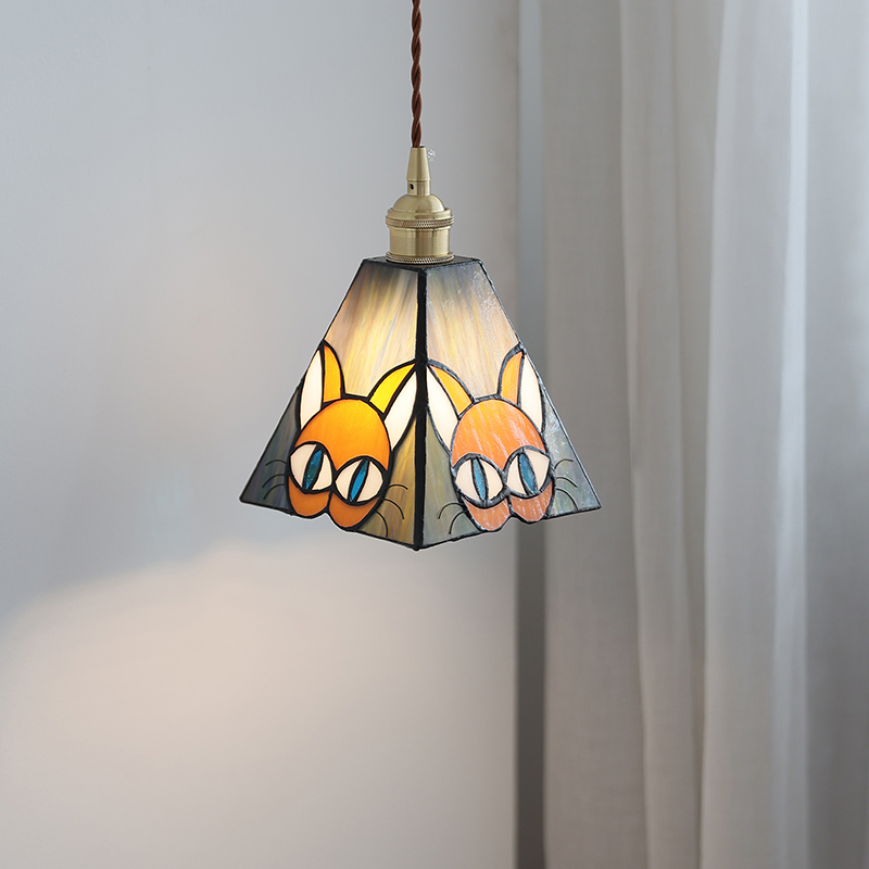 ペンダントライト ダイニング  北欧 ガラス ダクトレール用 アイアン 猫 ねこ 台形 1灯 E26口金 led モダン シンプル レトロ デザイン 天井照明 シェードランプ  玄関 リビング  トイレ 寝室 洗面所 居間用 キッチン 食卓用  可愛い 階段 和風  ステンドガラス