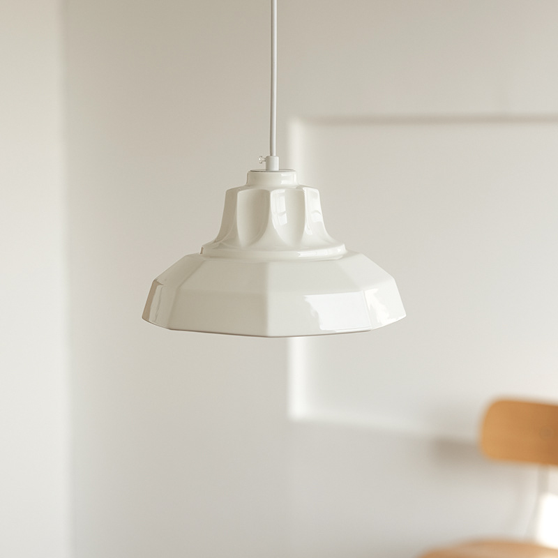ペンダントライト 北欧 ダイニング 磁器 陶器 アイアン 金属 おしゃれ 1灯 口金E26 LED対応 モダン シンプル 照明 天井照明 シェードランプ 玄関 リビング 寝室 洗面所 居間用 キッチン 簡単取付 引掛けシーリング おしゃれ ダクトレール