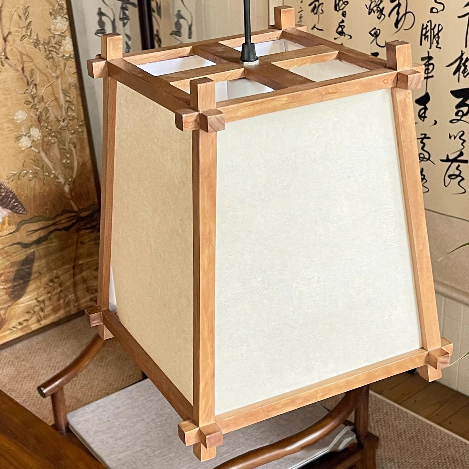 ペンダントライト ダイニング  北欧 布 木 織物 木枠 ダクトレール用 アイアン 台形 1灯 E26口金 led モダン シンプル レトロ デザイン 天井照明 フランス風 リビング  トイレ 寝室 洗面所 居間用 キッチン 食卓用  可愛い 階段 和風 グリーン 自然  雰囲気作り