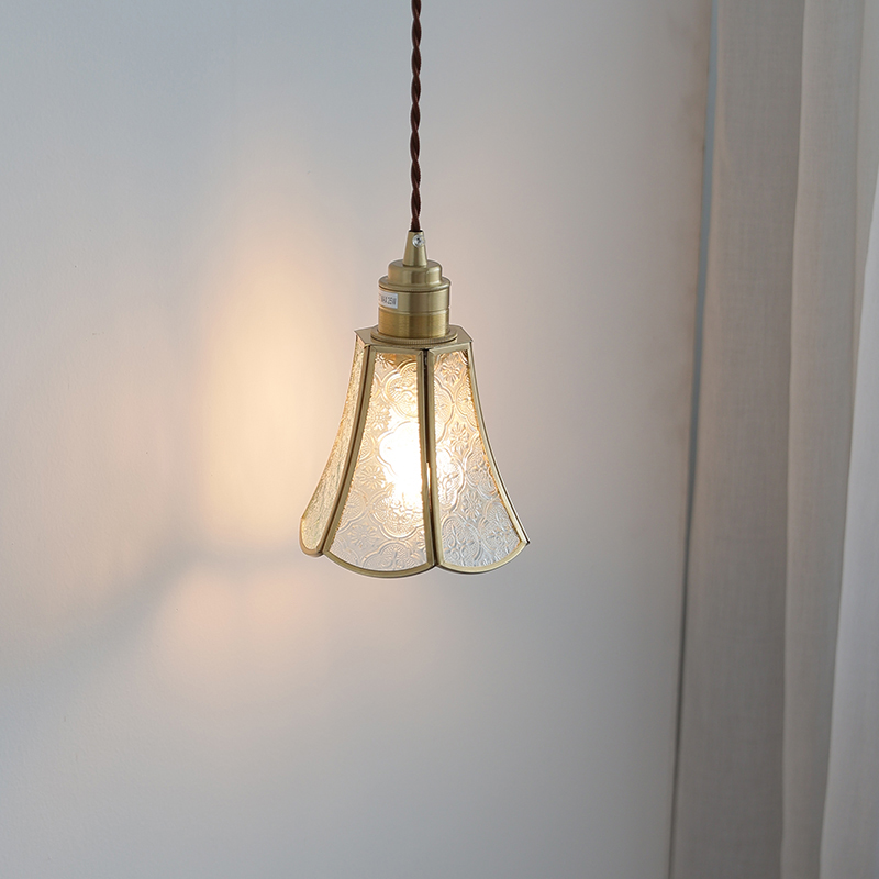 ペンダントライト ダイニング  北欧 ガラス ダクトレール用 アイアン 花 1灯 E26口金 led モダン シンプル レトロ デザイン 天井照明 シェードランプ  ライト 玄関 リビング  トイレ 寝室 洗面所 居間用 キッチン 食卓用  可愛い 階段 和風 クリア 光 影 ムード