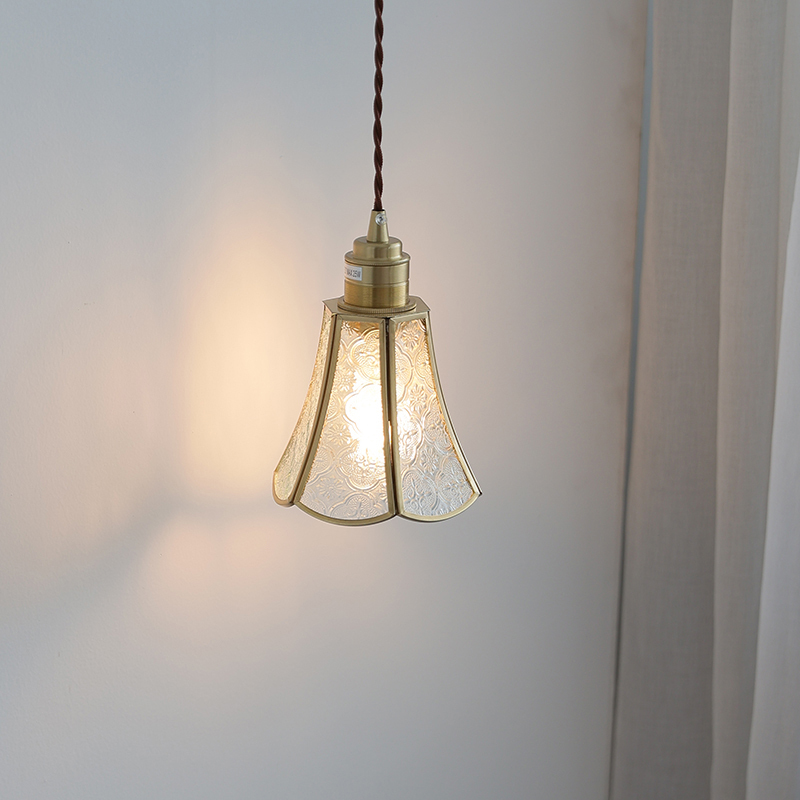 ペンダントライト ダイニング  北欧 ガラス ダクトレール用 アイアン 花 1灯 E26口金 led モダン シンプル レトロ デザイン 天井照明 シェードランプ  ライト 玄関 リビング  トイレ 寝室 洗面所 居間用 キッチン 食卓用  可愛い 階段 和風 クリア 光 影 ムード