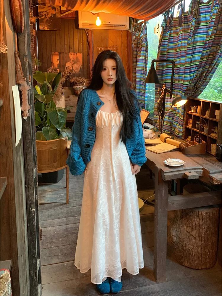 韓系氣質套裝 | 克萊因藍針織開衫外套+吊帶米白洋裝連衣裙