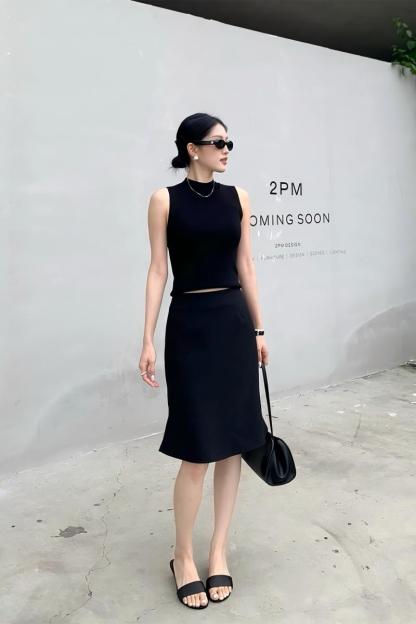 【預售】夏季純色系顯瘦套裝｜白色針織背心｜白色闊腿牛仔褲