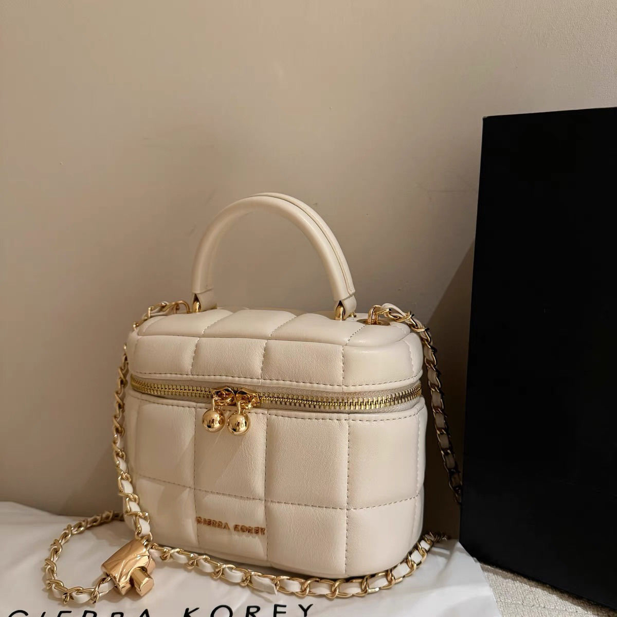 「現貨」小香風 千金盒子包 斜挎手提 鏈條輕奢