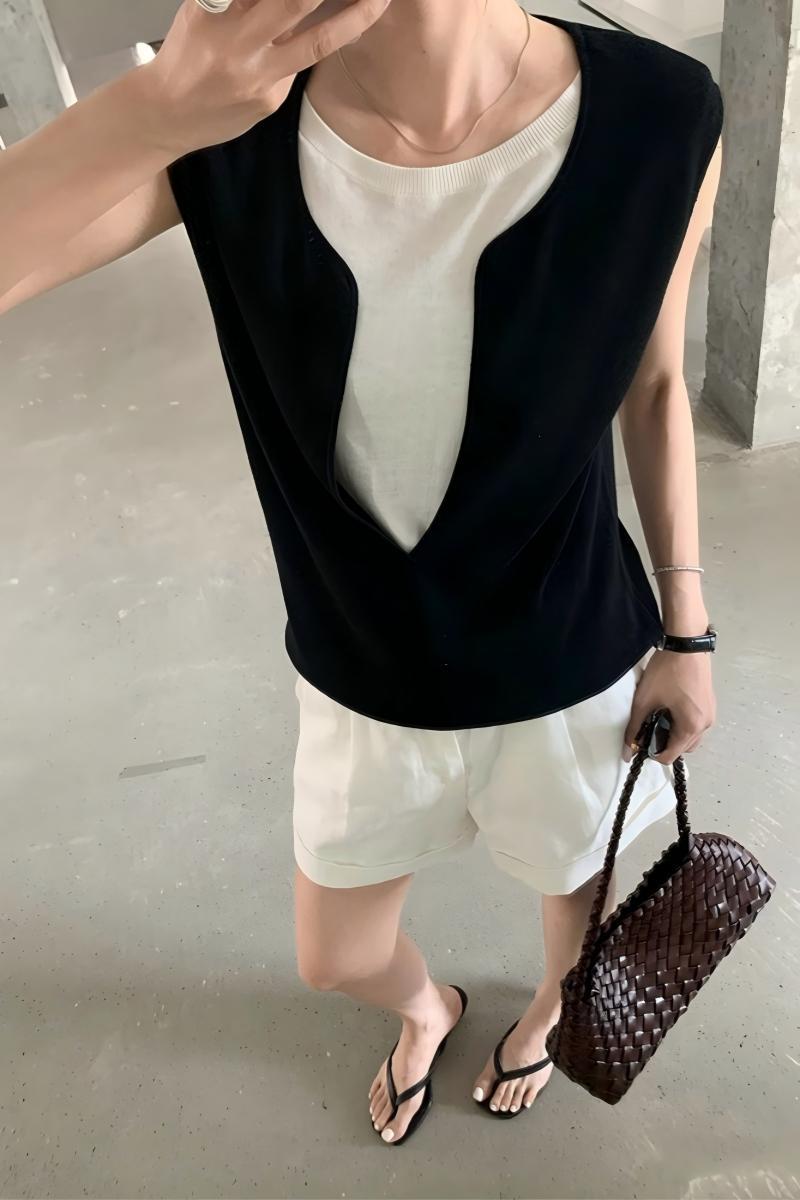 法式撞色設計感套裝｜黑白假兩件針織背心｜棉麻闊腿白色短褲