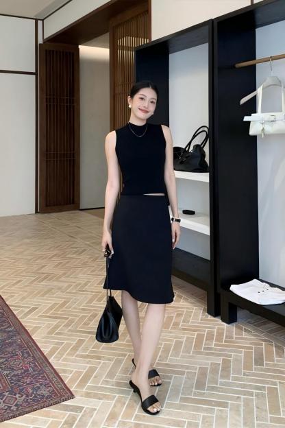 【預售】夏季純色系顯瘦套裝｜白色針織背心｜白色闊腿牛仔褲