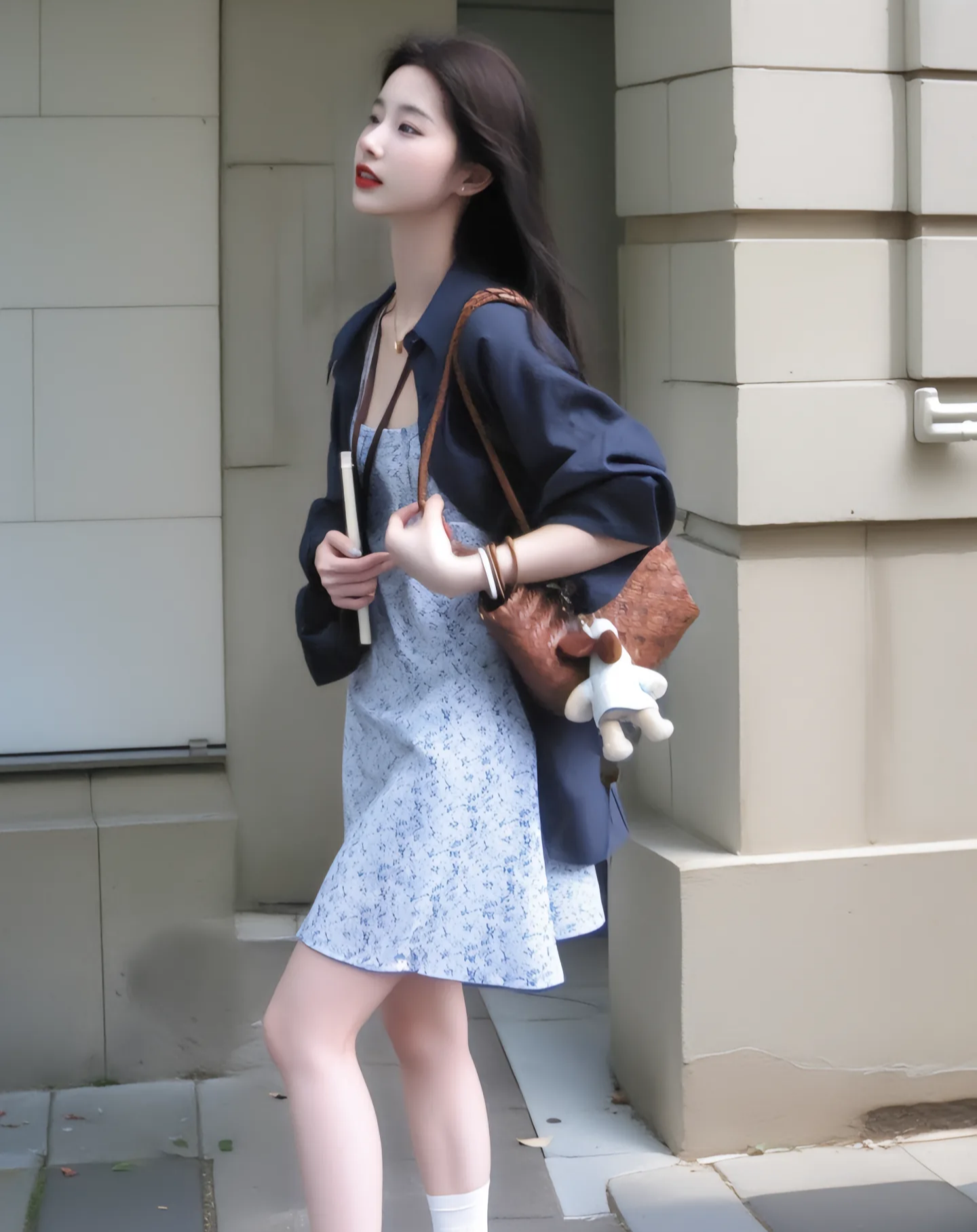 減齡套裝 亞麻藏青色襯衫 少女感碎花收腰吊帶洋裝