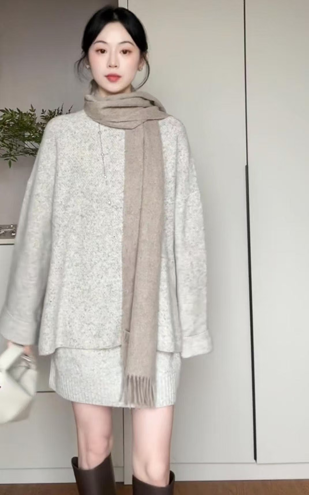 【現貨】韓系針織上衣+半裙  灰色/杏色套裝 淑女名媛穿搭 輕熟風 1099/套免運到家 虧本清倉