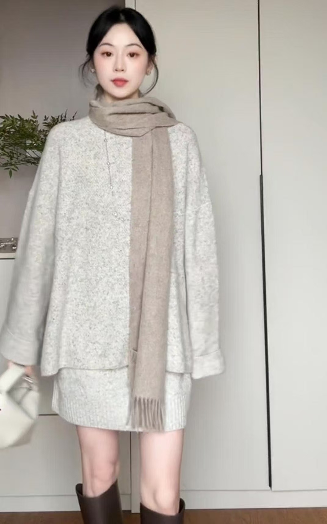 【現貨】韓系針織上衣+半裙  灰色/杏色套裝 淑女名媛穿搭 輕熟風 1099/套免運到家 虧本清倉