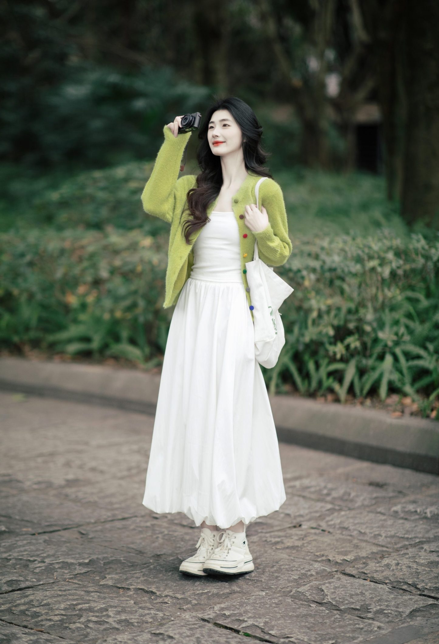 2025年爆款 春季多巴胺穿搭套裝 溫柔牛油綠針織開衫 減齡顯瘦白色半身裙