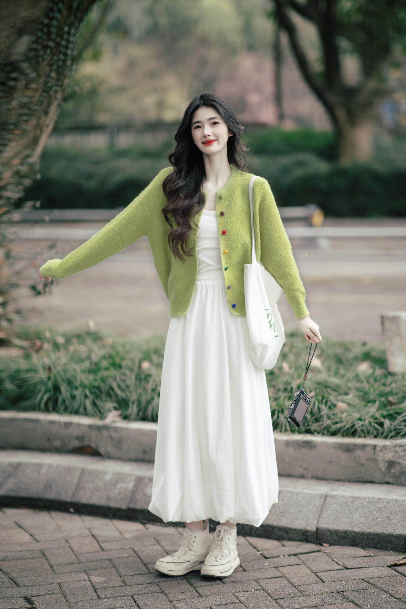 2025年爆款 春季多巴胺穿搭套裝 溫柔牛油綠針織開衫 減齡顯瘦白色半身裙