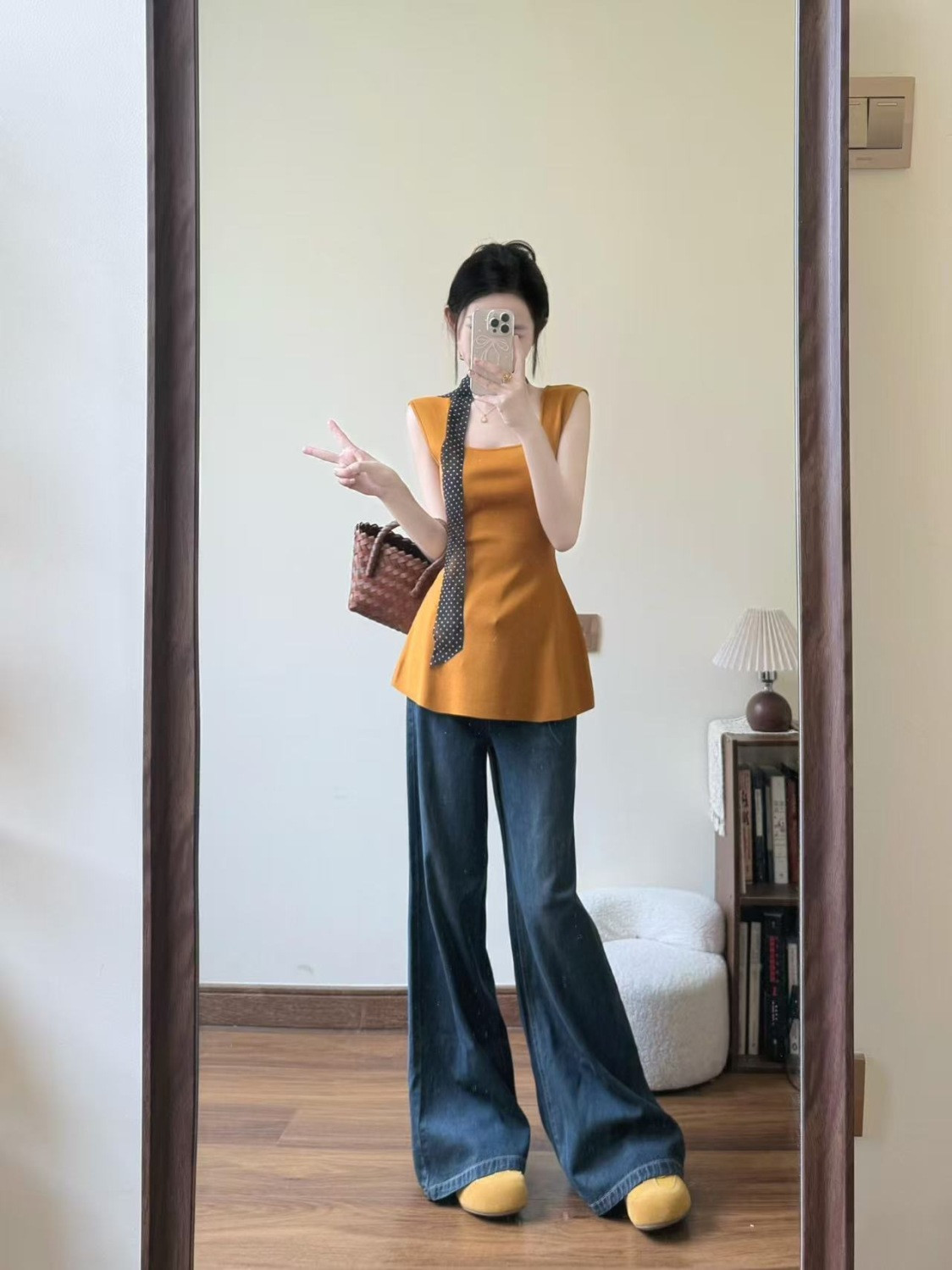 天絲面料 法式獨特黃色上衣長褲套裝 夏季外穿背心 高腰顯瘦喇叭牛仔褲