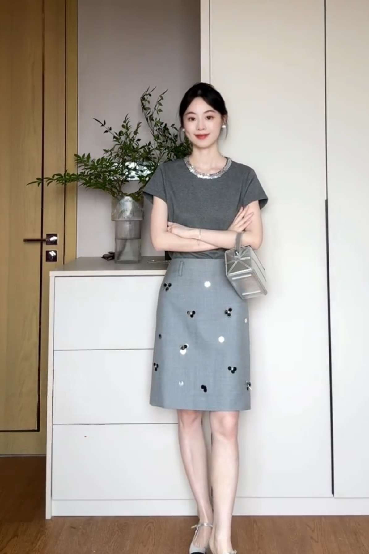 小眾設計亮片圓領灰色上衣 灰色半身裙 OL通勤 夏季高級格雷係