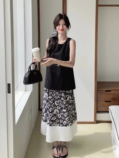 韓系氣質套組 | 黑色無袖上衣 + 碎花半裙