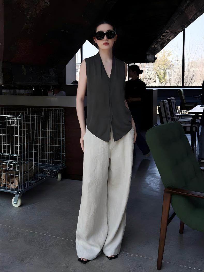 法式鬆弛感套裝｜V領無袖寬鬆背心｜淺色闊腿長褲