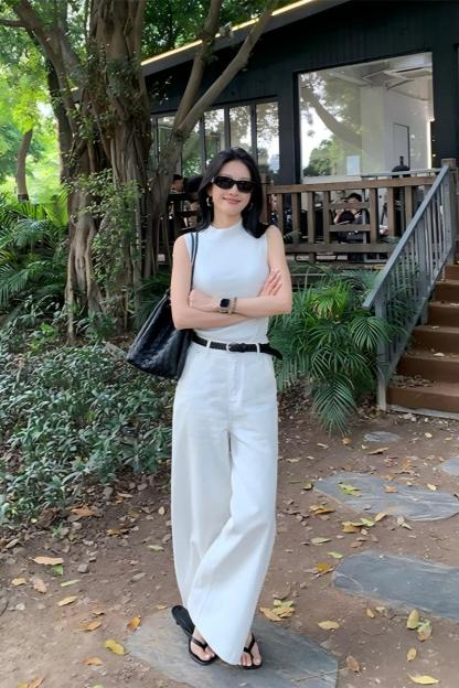 【預售】夏季純色系顯瘦套裝｜白色針織背心｜白色闊腿牛仔褲