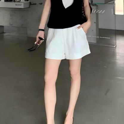 法式撞色設計感套裝｜黑白假兩件針織背心｜棉麻闊腿白色短褲