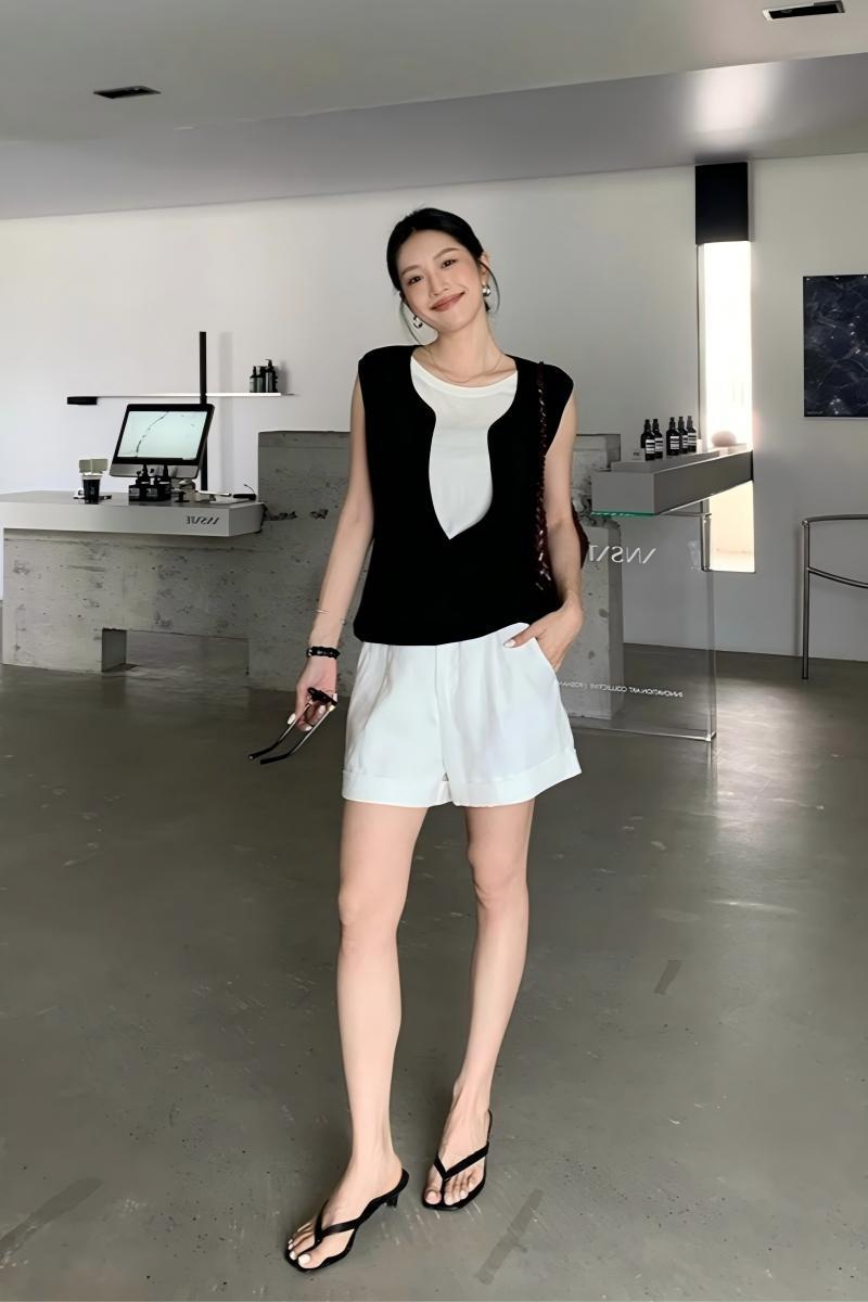 法式撞色設計感套裝｜黑白假兩件針織背心｜棉麻闊腿白色短褲