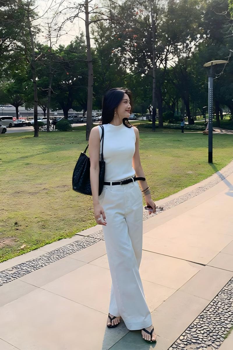 【預售】夏季純色系顯瘦套裝｜白色針織背心｜白色闊腿牛仔褲