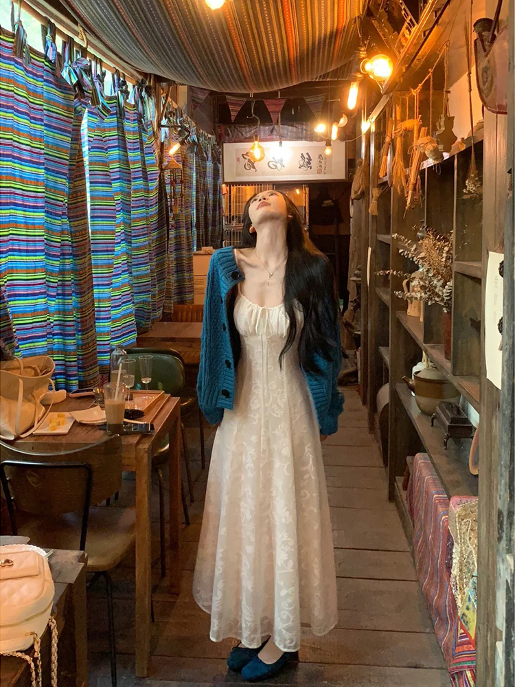 韓系氣質套裝 | 克萊因藍針織開衫外套+吊帶米白洋裝連衣裙