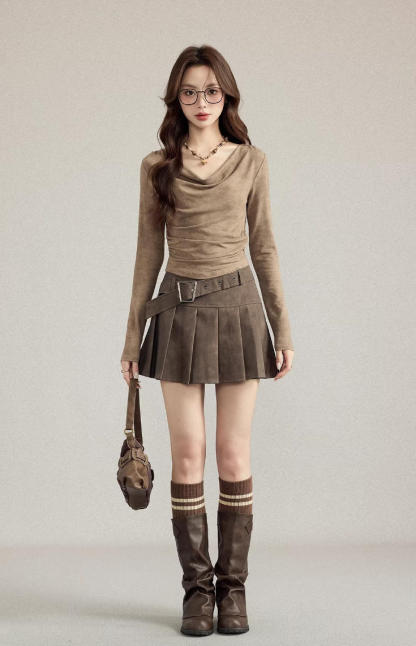 美拉德同色系氣質搭配｜蕩領設計修身T恤｜深咖色短裙｜高級感復古兩件組