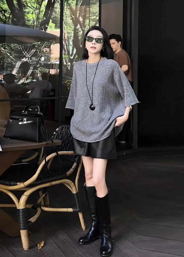 慵懶風韓系休閒套裝｜灰色圓領五分袖針織衫｜黑色顯瘦皮褲｜柔酷風格兩件組