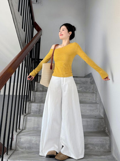 純欲辣妹風一整套｜斜領露肩檸檬黃上衣｜高腰白色寬褲｜休閒顯瘦兩件套