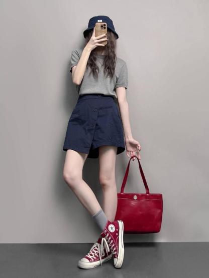 高級簡約鬆弛套裝 | 圓領短袖針織衫 | 顯瘦百搭短裙褲