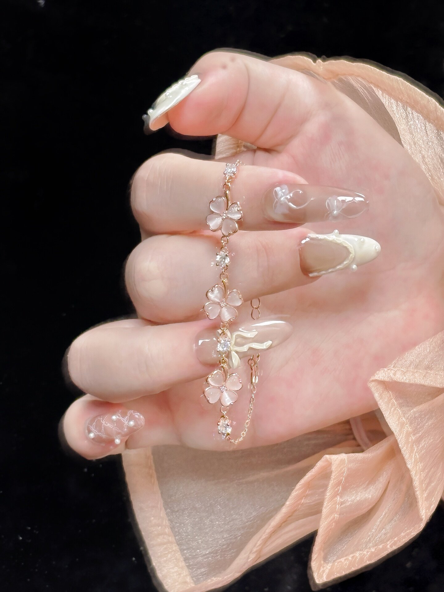 貓眼石四葉草手鏈 | S999 純銀輕奢粉系手串