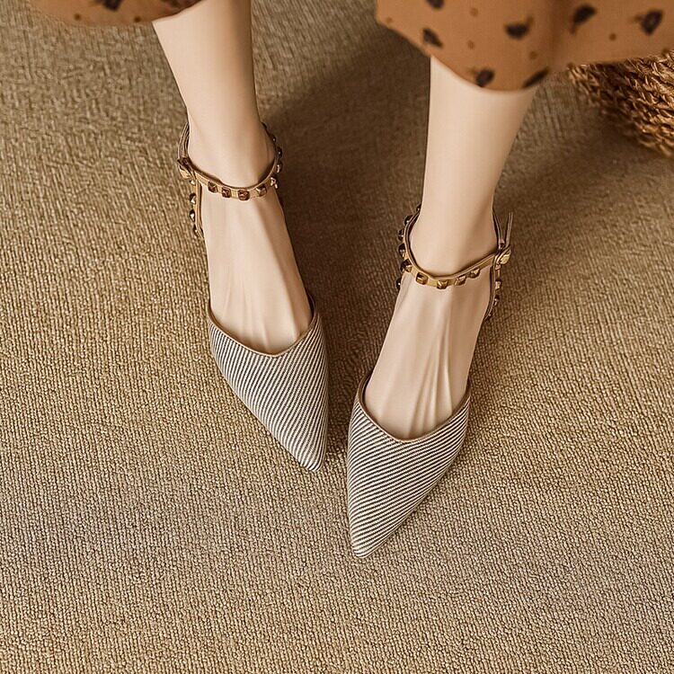 法式復古鉚釘包頭涼鞋 | 尖頭一字帶後空平底單鞋 | 黑 / 焦糖雙色