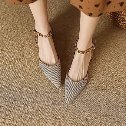 法式復古鉚釘包頭涼鞋 | 尖頭一字帶後空平底單鞋 | 黑 / 焦糖雙色