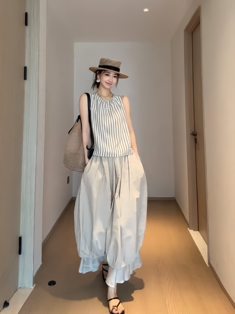 大碼條紋無袖上衣 | 花苞半身裙兩件套