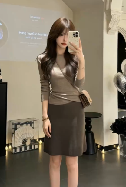 韓系輕熟風氣質套裝｜燕麥色修身彈力針織衫｜包臀顯瘦半身裙｜性感優雅兩件組