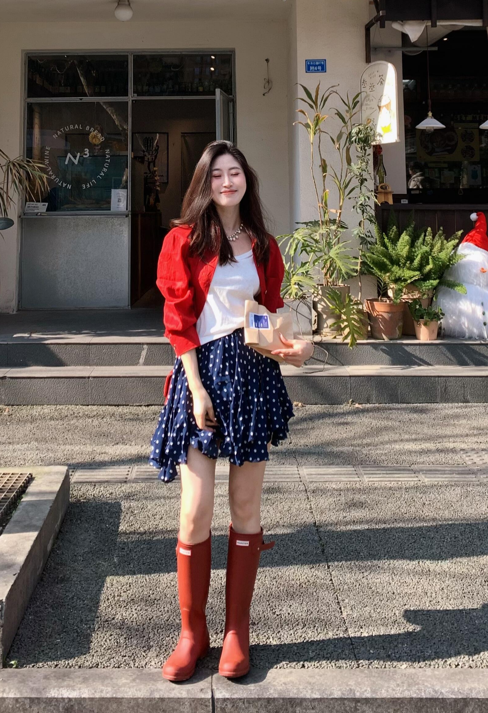 秋季韓系小香風套裝｜紅色襯衫+藏青波點裙+白短袖｜鹽系三件式｜高級感穿搭