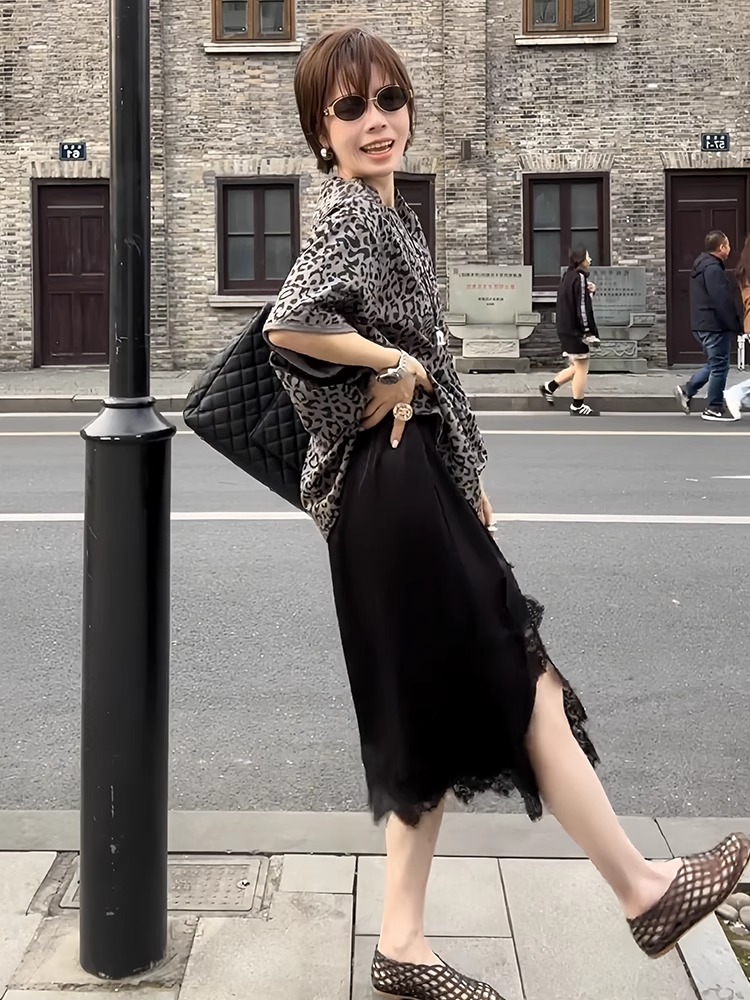 夏季限量款！豹紋T恤+蕾絲半身裙套裝｜慵懶寬鬆設計｜顯瘦花邊細節｜獨家設計