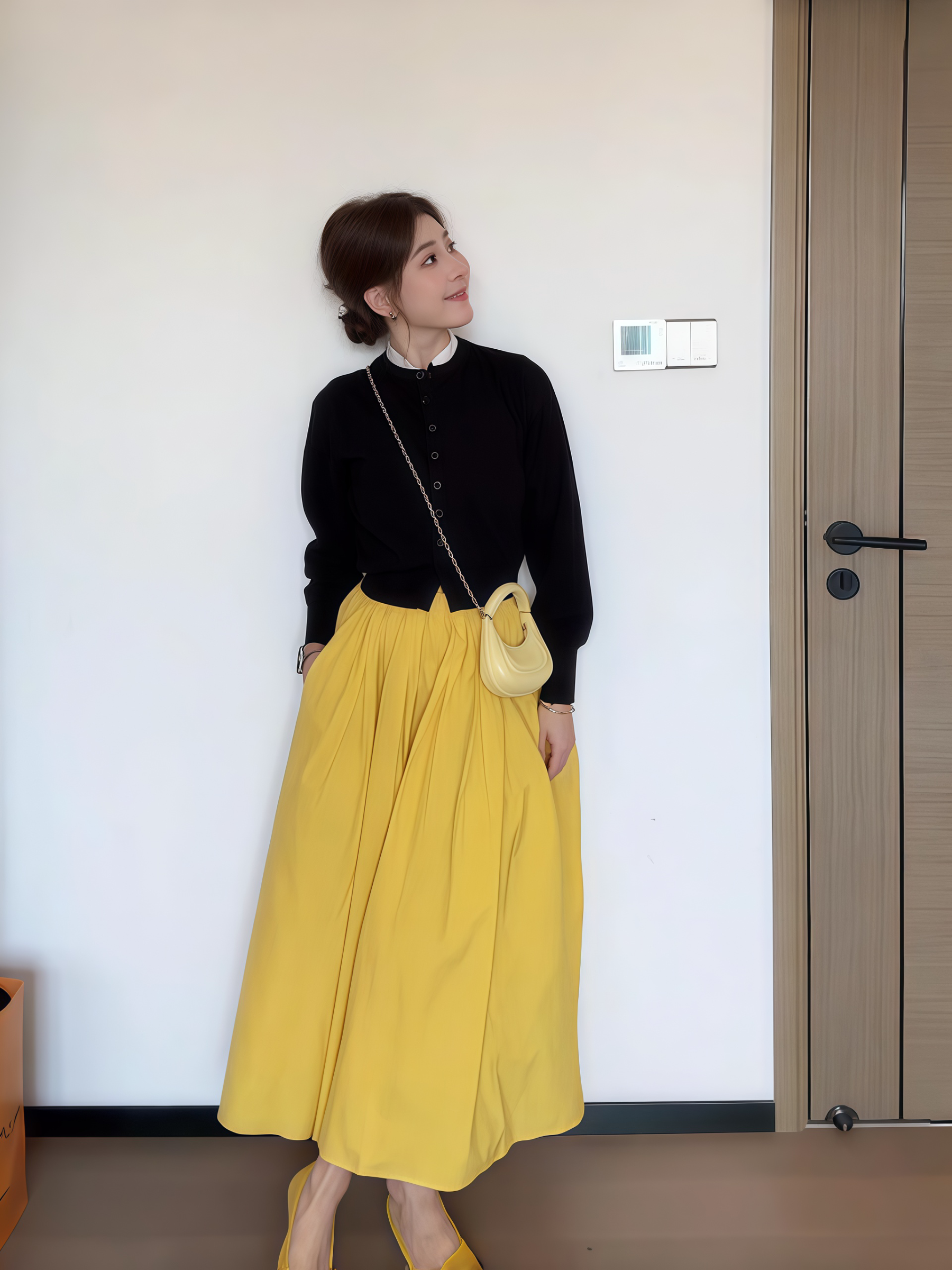 法式氣質套裝｜黑色針織開衫｜高腰黃色半身裙兩件組｜活力優雅日常穿搭