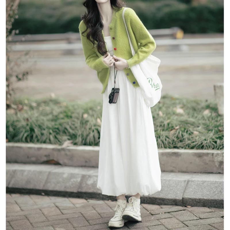 2025年爆款 春季多巴胺穿搭套裝 溫柔牛油綠針織開衫 減齡顯瘦白色半身裙