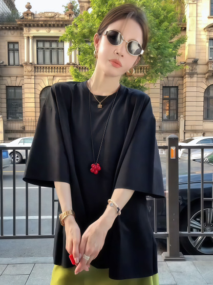 夏季高級感套裝｜黑色短T+淡綠A字裙｜慵懶風兩件式｜顯瘦設計