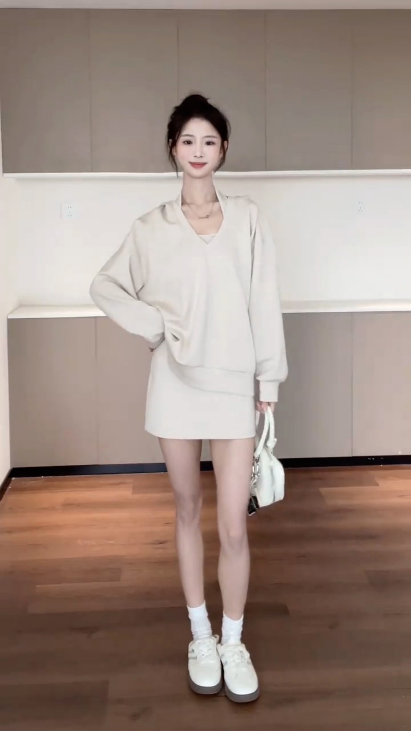 韓系慵懶 |  休閒衛衣+ 掛脖洋裝套裝 