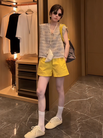 夏季限量款！法式小香風套裝｜V領背心+休閒短褲｜兩件式顯瘦設計｜又酷又颯穿搭