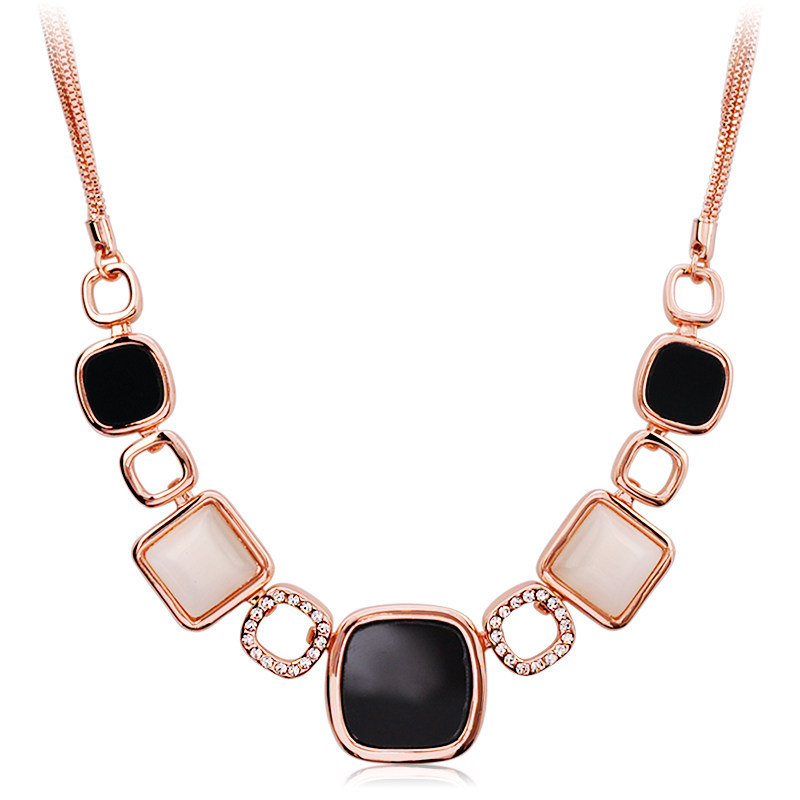 輕奢金色鎖骨鏈 浮誇設計感頸飾