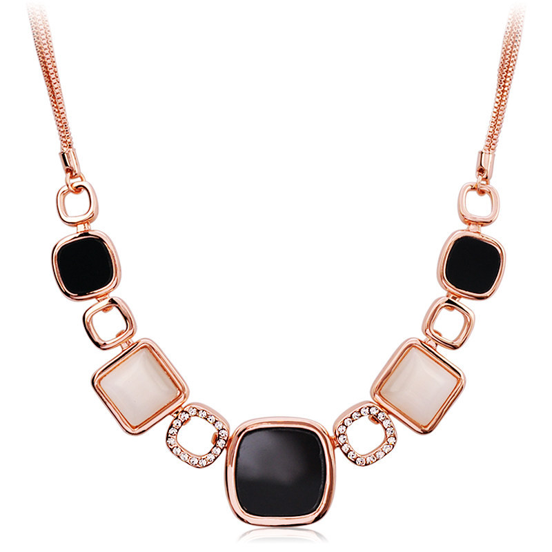 輕奢金色鎖骨鏈 浮誇設計感頸飾