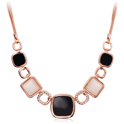 輕奢金色鎖骨鏈 浮誇設計感頸飾